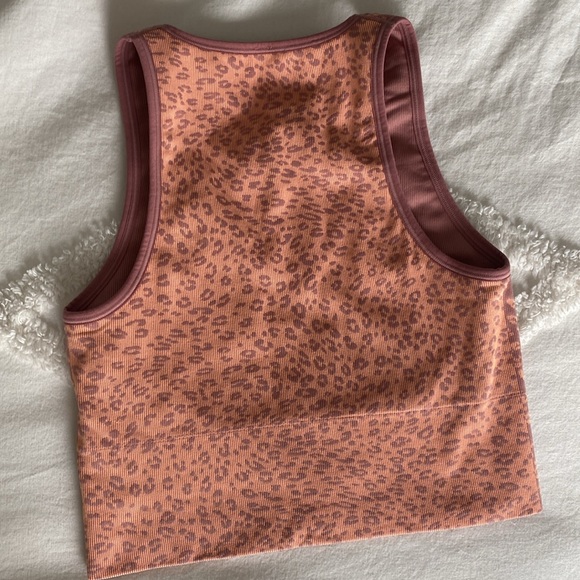 Like New Athleta crop tank top Aurora reversible ocelot Small - Picture 2 of 4